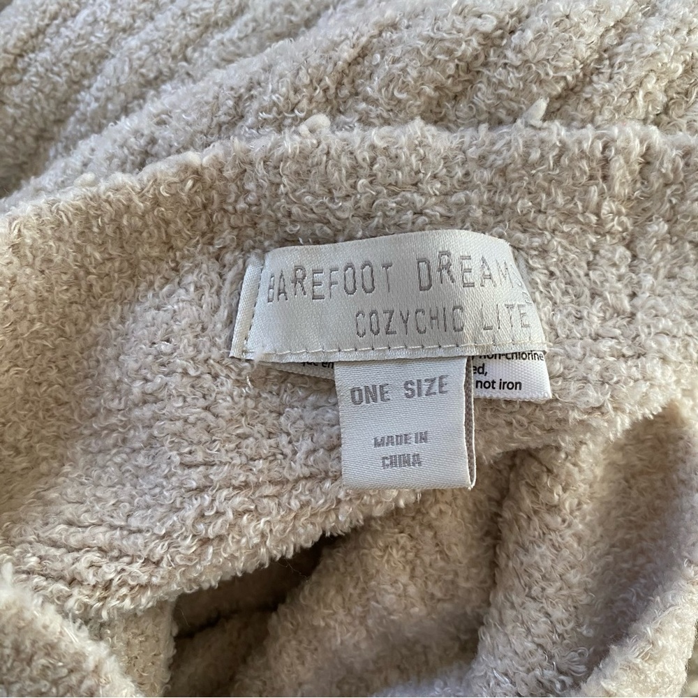 Barefoot Dreams Beige CozyChic Lite Weekend Sweater Wrap - Picture 10 of 12